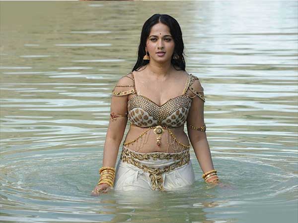 1factstoknowaboutbahubaliswifeanushka-31-1490954961
