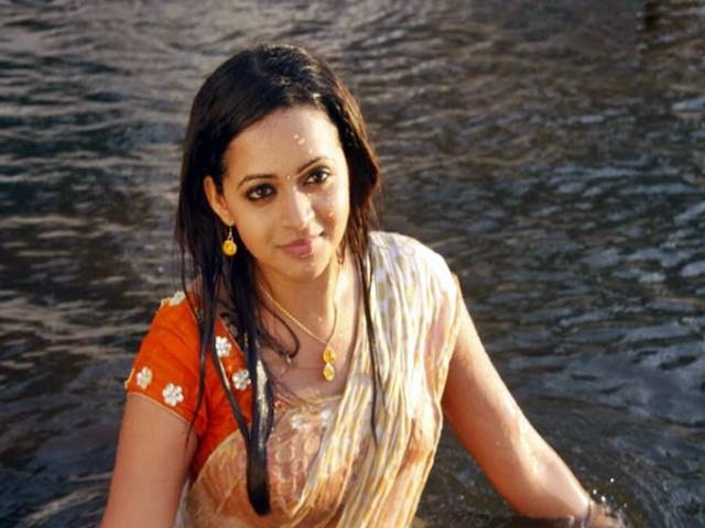 201702181236035947_Actress-Bhavana-molested-by-unidentified-persons_SECVPF
