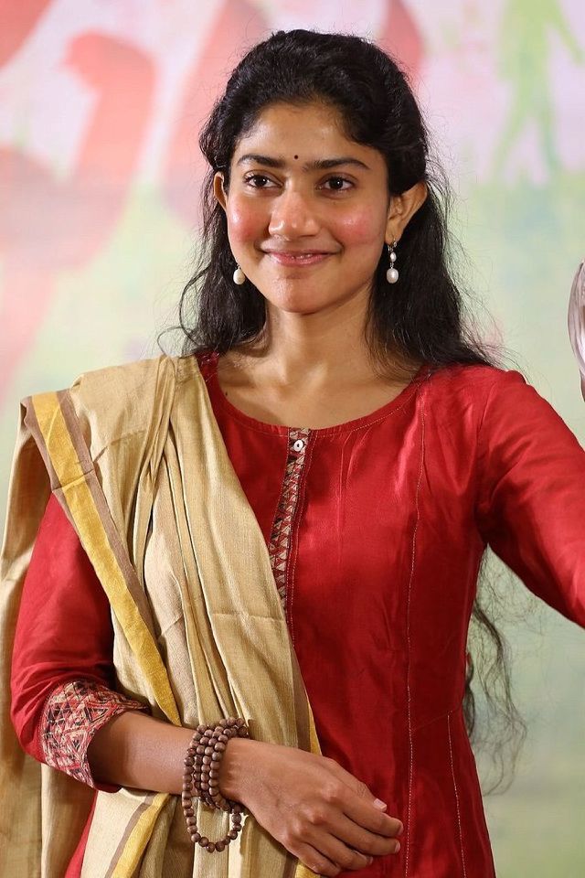 Sai Pallavi At Fidaa Movie Success Event In Red Dress (2)
