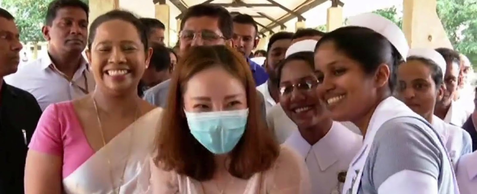 கொரோனா வைரஸ் தொற்றிய சீனப் பெண் முற்றாக குணமடைந்து வைத்தியசாலையிலிருந்து வெளியேறினார்