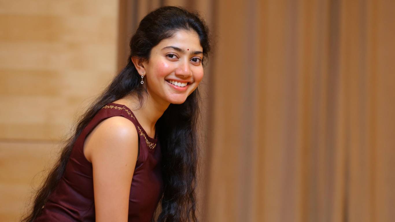 xsai-pallavi_12.jpg.pagespeed.ic.q6vZNIuiDR