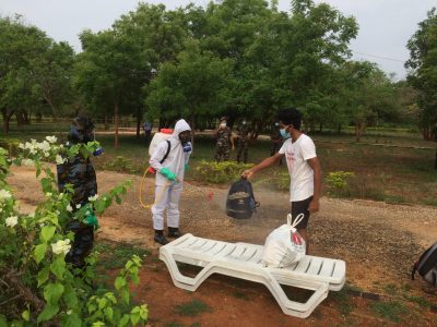 பலாலியில் தங்கவைக்கப்பட்டிருந்த 98 பேர் சொந்த இடங்களுக்கு இன்று அனுப்பி வைக்கப்பட்டனர்