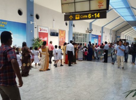 லண்டனில் இருந்து  278 இலங்கையர்கள் இன்று நாடு திரும்பினர்